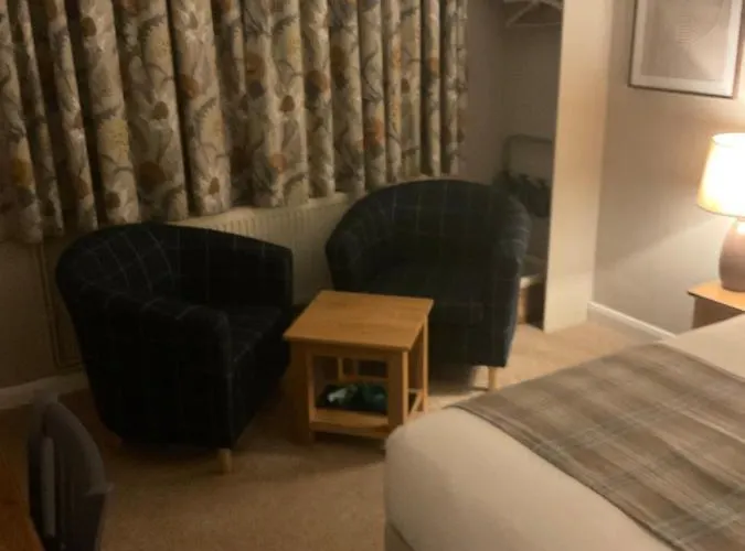 Oak Tree Lodge & Holiday Parking